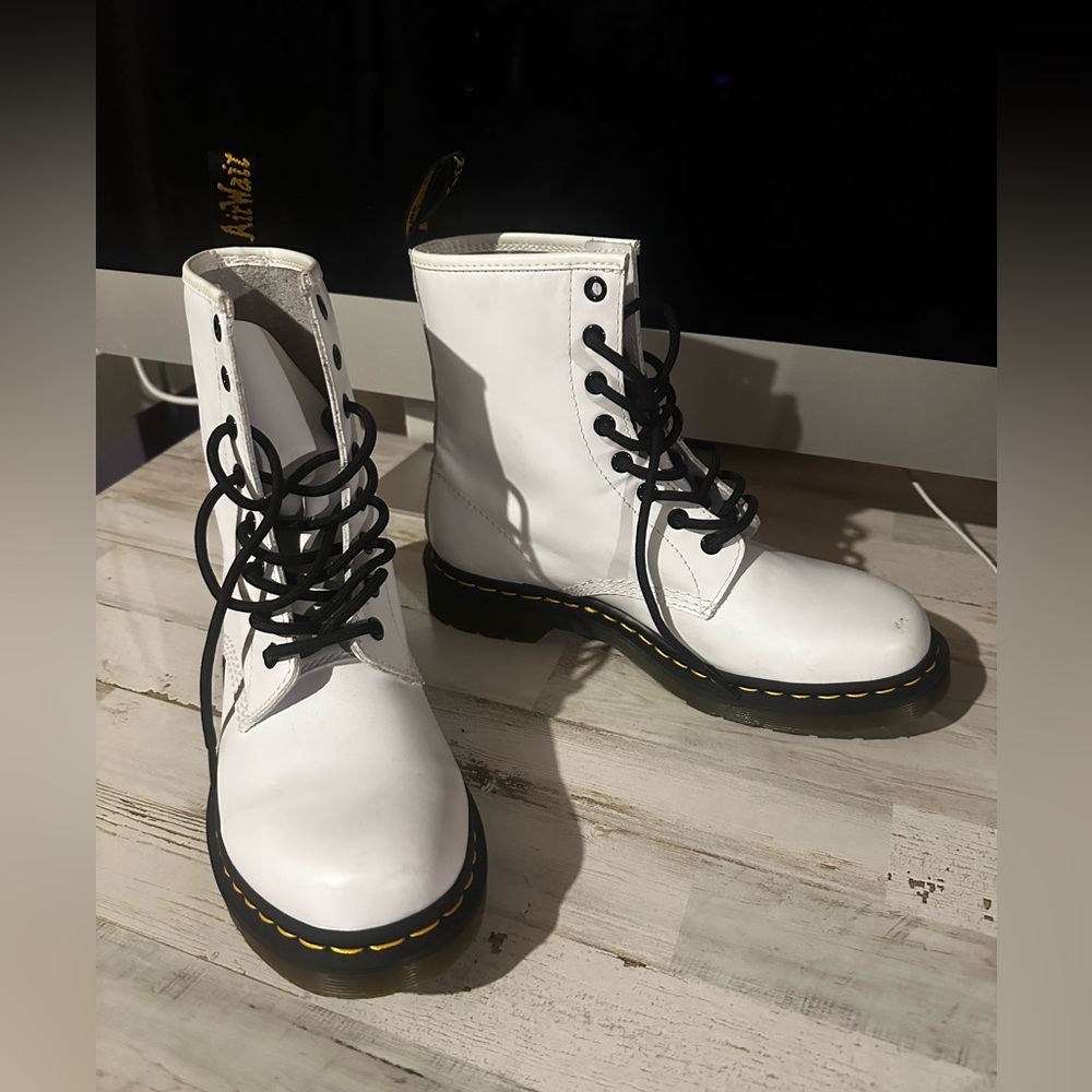 Dr Martens white Air Wave Softy T boots